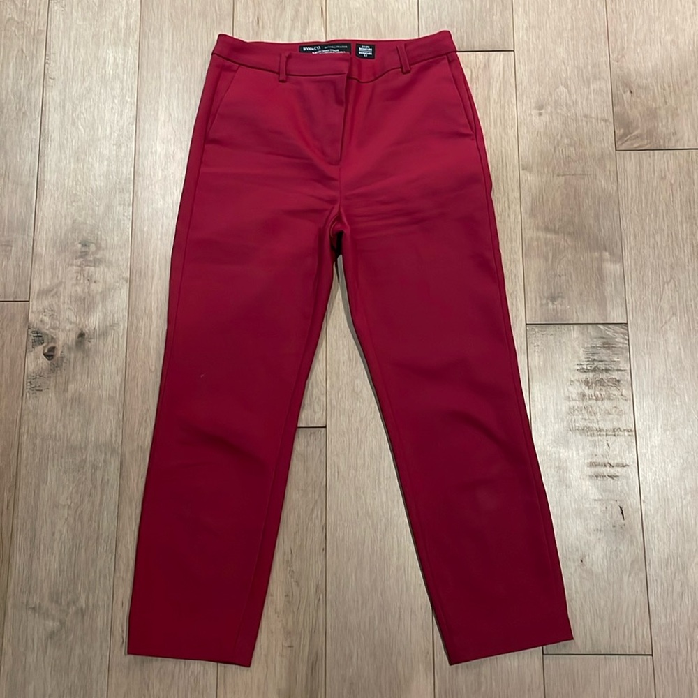 RW&Co Red 3/4 length pants. Size 0.